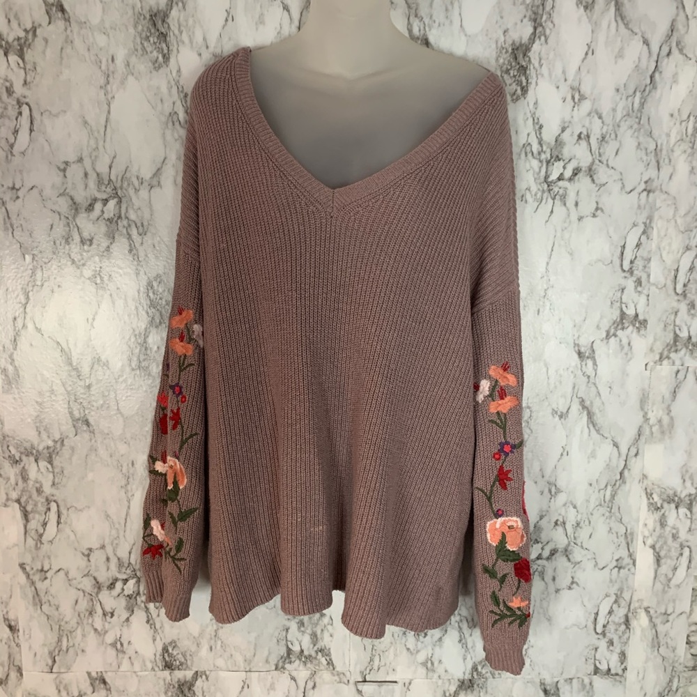 American Eagle floral flower bell sleeve v neck